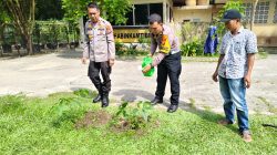 POLSEK TENAYAN RAYA GELAR AKSI PENANAMAN POHON DI TAMAN REKREASI ALAM MAYANG