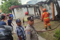 Polsek Payung Sekaki Tanggap, Bhabinkamtibmas Datangi Lokasi Kebakaran Rumah Warga  PEKANBARU