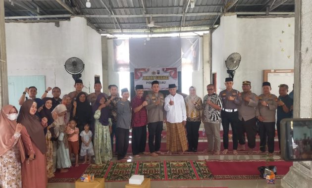 POLDA RIAU DAN POLRESTA PEKANBARU GELAR JUMAT CURHAT DI MASJID NURUL IKHLAS BINAWIDYA