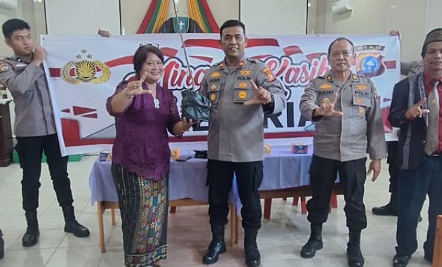 POLSEK PAYUNG SEKAKI GELAR MINGGU KASIH BERSAMA POLDA RIAU DAN BAGIKAN BIBIT POHON DI GKPA PEKANBARU