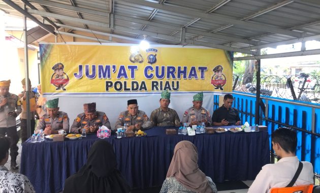 POLDA RIAU GELAR JUMAT CURHAT DI POLSEK SUKAJADI, SERAP ASPIRASI MASYARAKAT DAN PELAKU USAHA