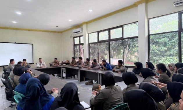 Bupati Suhardiman Amby “Sidak” Markas Satpol PP, Tuntut Disiplin Tanpa Kompromi