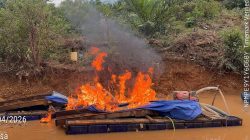 Mak Oi ! Menyalaa Bonar ! Polsek Benai Bakar Tiga Rakit PETI, Asok Mambubuang ke Udara