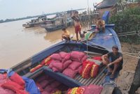 Aksi Deninteldam XIX/TT: Amankan Puluhan Ton Bawang Merah Ilegal dan Serahkan ke Karantina Tumbuhan Tembilahan