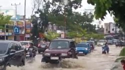 Sungai Jering Terendam, Drainase Tersumbat Lumpuhkan Jalur Utama Kuantan Singingi