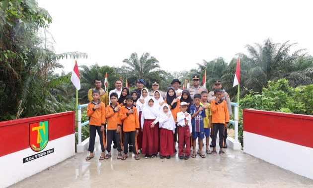Jembatan Merah Putih Presisi di Kampar, Membuka Jalur Anak Desa Menggapai Cita-cita*