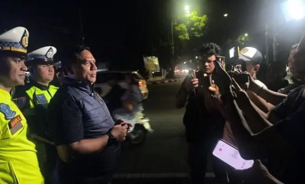 Di Tengah Blackout Sumatera, Polda Riau Kerahkan Tim RAGA dan Brimob Jaga Keamanan Warga Hingga Dini Hari