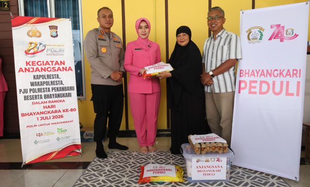 SAMBUT HUT BHAYANGKARA KE-80, POLRESTA PEKANBARU GELAR ANJANGSANA KE KEDIAMAN PURNAWIRAWAN POLRI