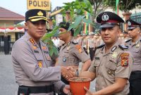 *Bentuk Apresiasi atas Dedikasi Anggota, Polresta Pekanbaru Anugerahkan Kenaikan Pangkat kepada 116 Personel*