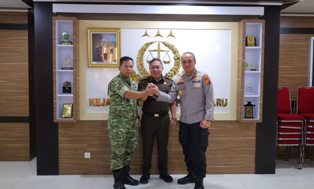*Perkuat Sinergitas Penegak Hukum, Kapolresta Pekanbaru dan Dandim 0301/Pekanbaru Jalin Silaturahmi dengan Kejari Pekanbaru*