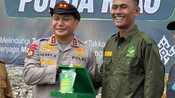 Hari Mangrove Sedunia, Yayasan Generasi Hijau Beri Penghargaan kepada Kapolda Riau