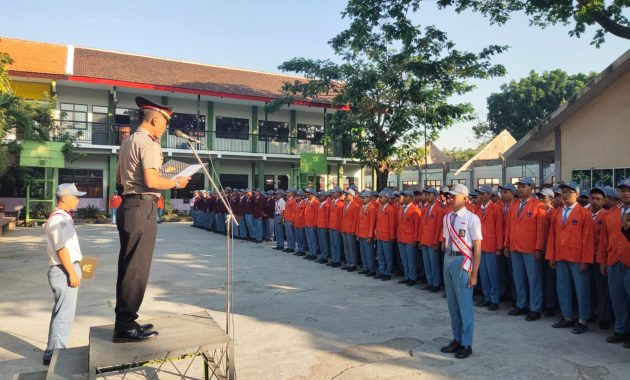 Police Go To School: Polres Mojokerto Kota Tanamkan Disiplin dan Kesadaran Kamtibmas Kepada Pelajar