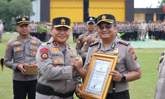 133 Personel Berprestasi Diguyur Penghargaan, Kapolda Riau: Bangun Kepercayaan Publik dengan Karya Nyata