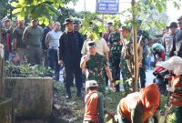 Kodam XIX Tuanku Tambusai Satukan TNI, Polri dan Masyarakat Bersihkan Terminal AKAP dan Pelabuhan Sei Duku