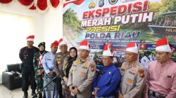 EKSPEDISI MERAH PUTIH PRESISI POLDA RIAU TANAM 810 MANGROVE DAN SALURKAN BERBAGAI BANTUAN UNTUK MASYARAKAT PESISIR SINABOI