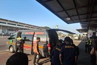 DVI Polda Jatim Serahkan Jenazah Kelima Korban KM Mutiara Sentosa II