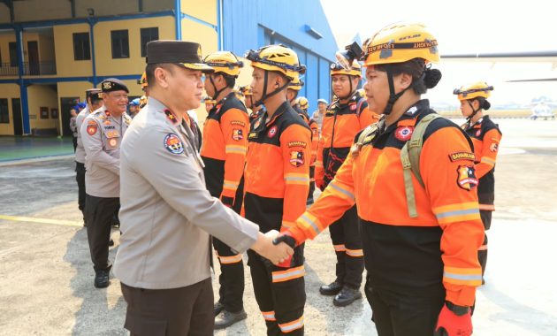 Polri Kembali Kirim Tim SAR dan Bantuan Logistik untuk Percepat Penanganan Gempa NTT