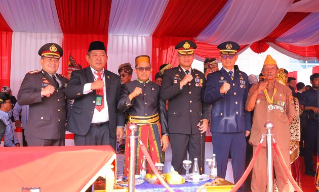 Kapolresta Pekanbaru Hadiri Upacara HUT ke-81 Kemerdekaan RI di Halaman Kantor Wali Kota
