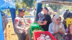 Pelayanan Makanan dan Evakuasi Korban Gempa oleh SAR Korbrimob Polri di Manggarai Timur