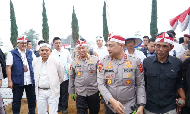 Wujudkan Swasembada, Wakapolri Pimpin Langsung Penanaman Perdana Bawang Putih Serentak