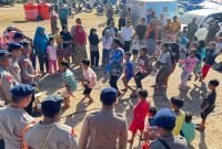 Pulihkan Semangat Pengungsi, Brimob Gelar Trauma Healing dan Pelayanan Kesehatan