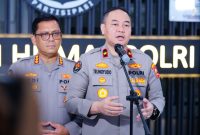 Polri Kerahkan Water Cannon dan Bagikan Masker, Layani Masyarakat Terdampak Material Erupsi Gunung Anak Krakatau