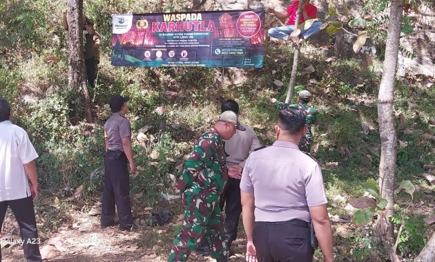 Kolaborasi Polres Ponorogo bersama Lintas Sektor Cegah Karhutla Sisir Kawasan Rawan Kebakaran