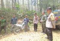 Cegah Karhutla, Polres Bondowoso Patroli Kawasan Hutan, Ingatkan Sanksi Hukum Pembakar Hutan