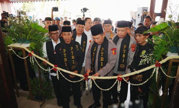 Kapolri Dorong Silat dan Debus Banten Jadi Sumber Devisa Daerah