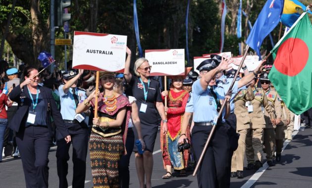 Parade 450 Polwan dari 43 Negara Meriahkan IAWP 2026 di Bali