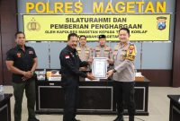 Polres Magetan Beri Penghargaan untuk 13 Korlap PSHT atas Dedikasi Jaga Kamtibmas