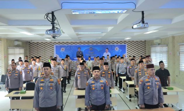 Polresta Pekanbaru Ikuti Ngaji Kebangsaan Bersama Gus Baha, Perkuat Nilai Keagamaan dan Persatuan