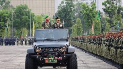 Puncak HUT ke-81 TNI di Riau: Kodam XIX/Tuanku Tambusai Gelar Upacara Khidmat dan Defile Alutsista Memukau