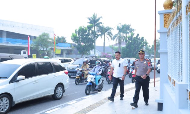Demi Senyum dan Kelancaran Aktivitas Warga, Kapolresta Pekanbaru Turun Langsung ke Jalan