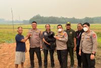 Tak Hanya Padamkan Api, Polri Selamatkan Anak Beruang Madu Terdampak Karhutla